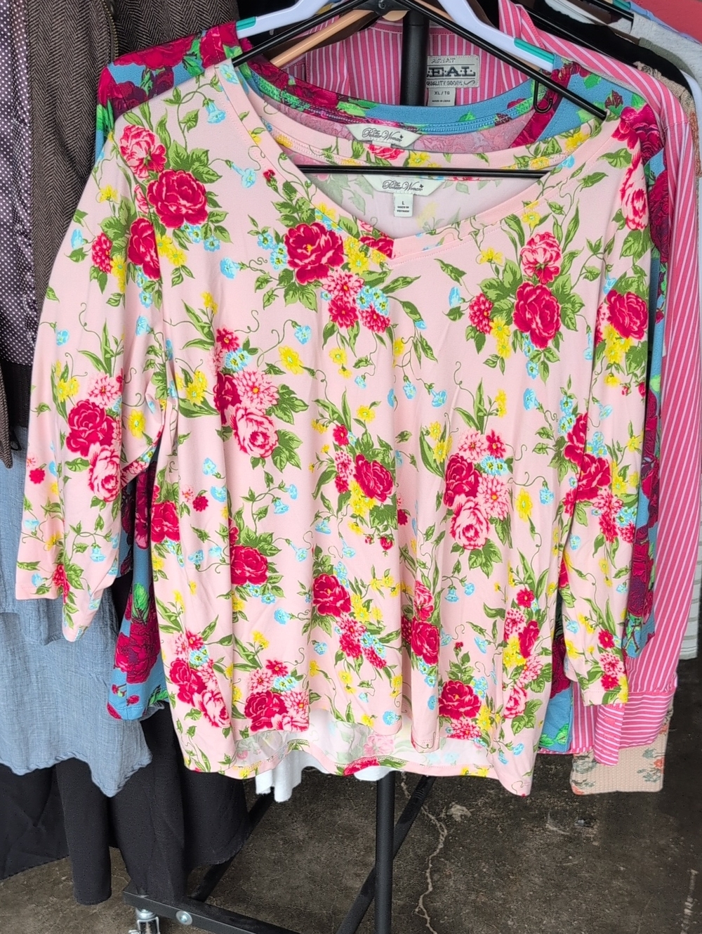 Pink Floral V-Neck 3/4 Sleeve Top